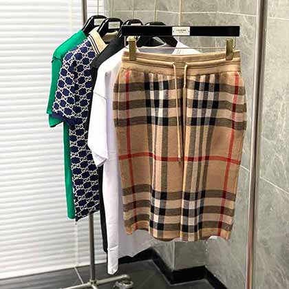 Burberry巴宝莉春夏新品时尚休闲格纹短