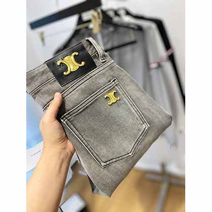 CELINE蔻驰新品，档次极高，牛仔裤设计网水洗休闲牛仔裤