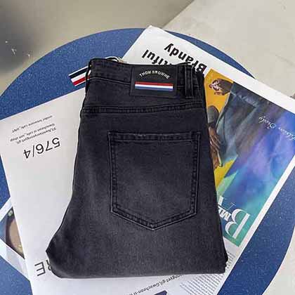 TB 2021新款直筒牛仔裤男士修身直筒牛仔裤。