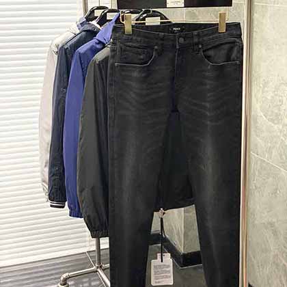 Fendi芬迪春夏最新品专柜品质水洗休闲牛仔裤！