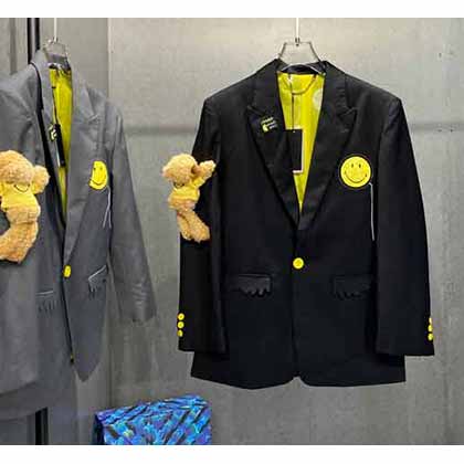 13DE MARZO 2021秋冬帕尔达臂熊休闲西装外套联名SMILY，官网同步在售！