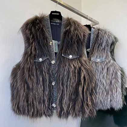 BALENCIAGA羽绒马甲女欧洲站秋冬新款设计感高定大品