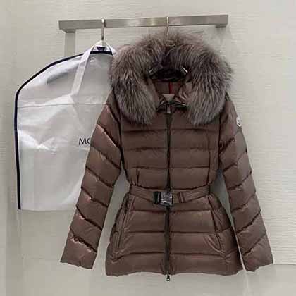 最新法国代购！MONCLER 新款女毛毛领连帽收腰带羽绒服