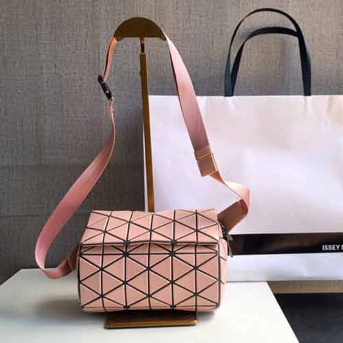 三宅一生轻奢品牌胸包信封小包包女 新款大品牌腰包