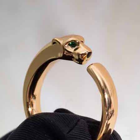卡地亚的标志性动物形象猎豹光金戒指