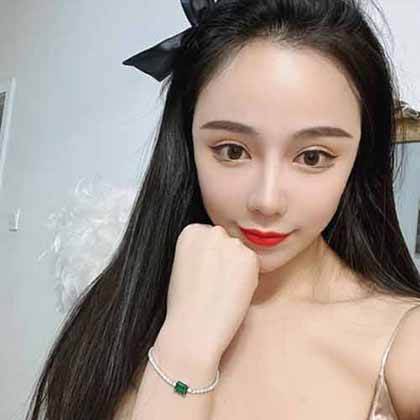 镶嵌高等祖母绿方钻人工祖母绿手链 很显档次