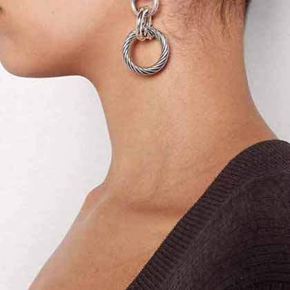法式高雅气息Bottega Veneta BV耳环：金属感十
