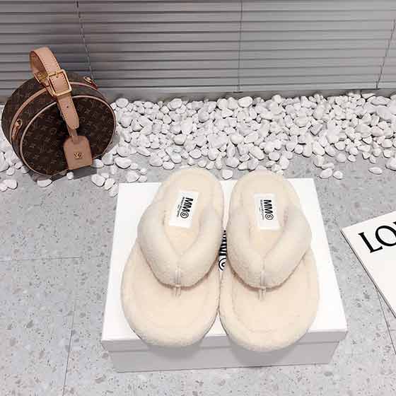 折扣店官网秋冬MM6新品人字拖 毛毛拖鞋
