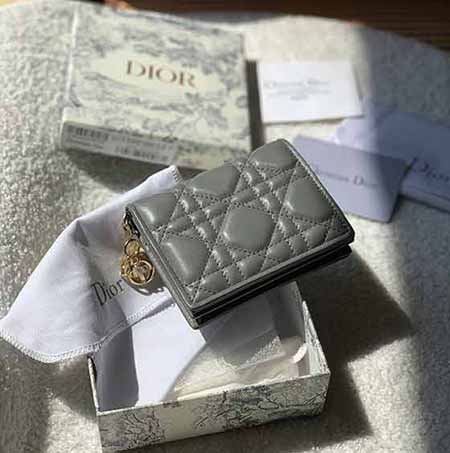 世界奢侈品Dior Cannage藤格纹缝线装饰羊皮革