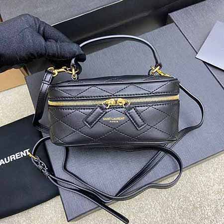 YSL小羊皮包669560:手感质感高等,小巧容量大,手提斜挎两用!