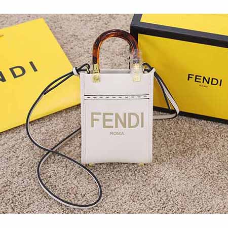 芬迪新款女包阳光包小方包 FENDI