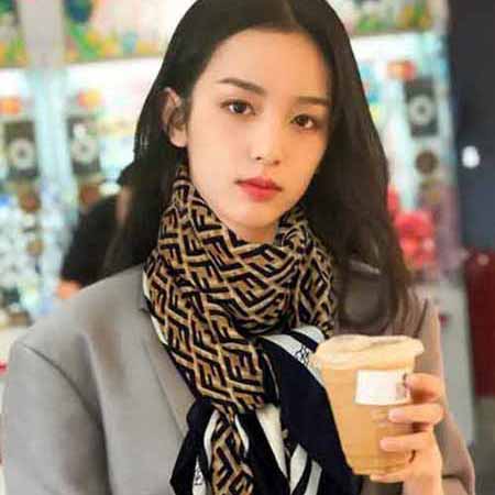 FD围巾女冬季加厚保暖围脖高等感大品牌fendi长款羊绒披肩
