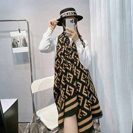 FENDI新款羊毛围巾女秋冬季高等感大品牌羊绒披肩