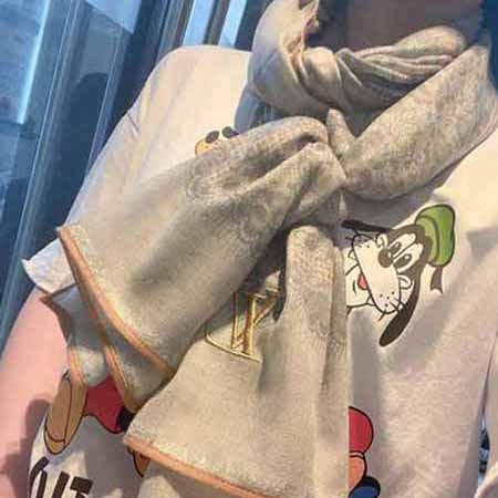 LV女士围巾秋冬季新款流苏披肩围脖韩版大品牌风羊绒围巾