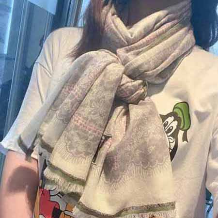 LV百搭大品牌高等感羊绒羊毛双面网红保暖围脖