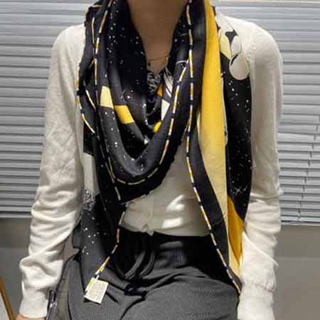 爱马仕披肩外搭高等办公室防风保暖羊绒围巾女士两用围脖
