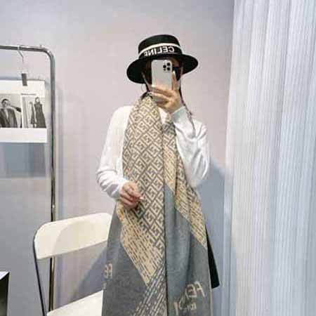 FENDI围巾女冬季百搭欧美大品牌高等感羊绒时尚披肩