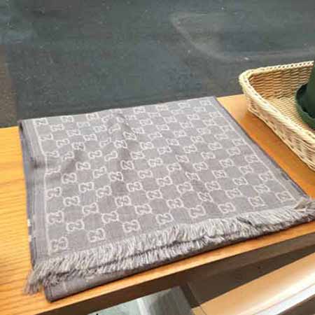 免代买的围巾一模一样Gucci极品，Gucci经典的围巾！