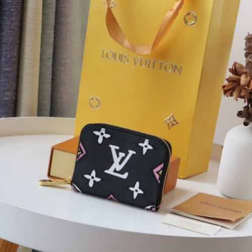 LV M80677 拉链零钱包：Wild at Heart 系列的狂野时尚小物