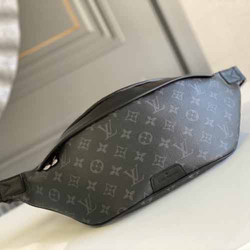 LV DISCOVERY腰包M44336，人体工