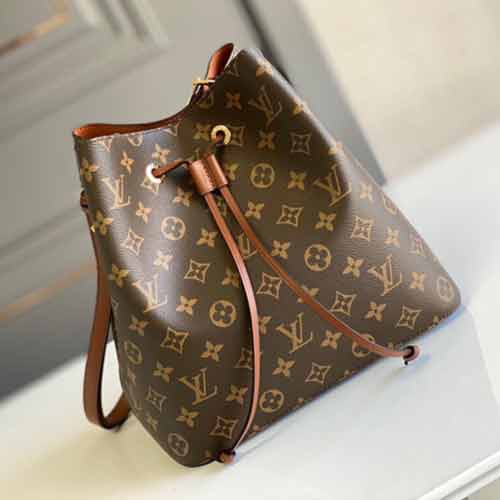 LV NéoNoé水桶包M44887,帆布与彩色皮革饰边的精致组合,展现传承之美。